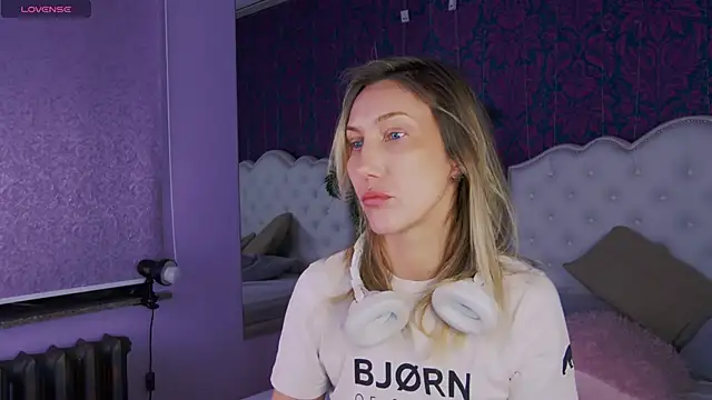 Snapshot of ElizaMayers chatting on February 1, 2026, 12:58 pm ElizaMayers online show from February 1, 2026, 12:58 pm