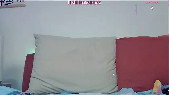 Snapshot of Youth3_ chatting on December 17, 2025, 4:01 pm Youth3 online show from December 17, 2025, 4:01 pm