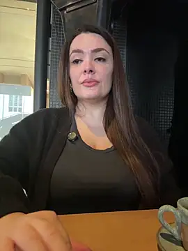 Sophie Eaton online show from November 24, 2025, 8:09 pm