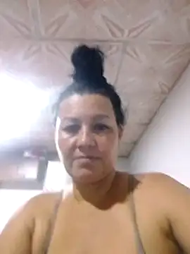 Snapshot of lupita_2023 chatting on February 4, 2026, 11:33 pm lupita 2023 online show from February 4, 2026, 11:33 pm