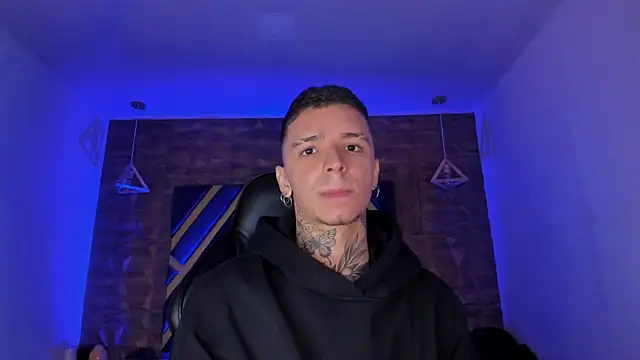 Ian Castillo  online show from April 14, 2026, 11:26 am