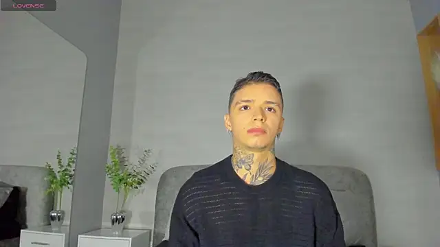 Snapshot of Ian_Castillo_ chatting on June 8, 2026, 11:11 am Ian Castillo online show from June 8, 2026, 11:11 am