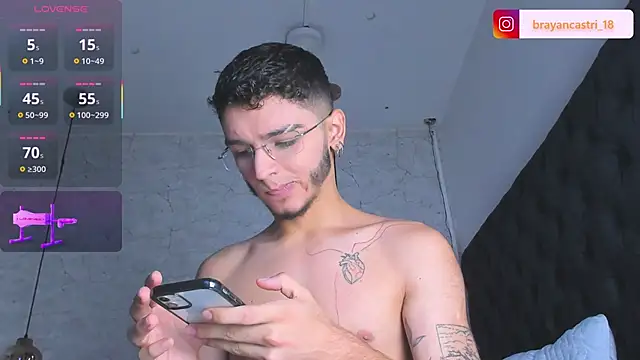 Snapshot of Ian_Castillo_ chatting on March 10, 2025, 11:23 am Ian Castillo online show from March 10, 2025, 11:23 am