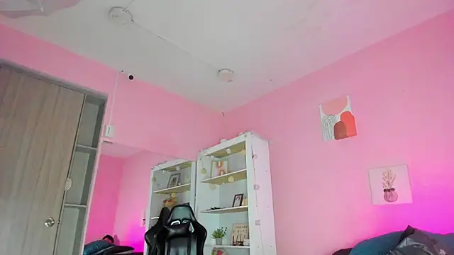 Snapshot of Ian_Castillo_ chatting on October 11, 2025, 11:11 am Ian Castillo online show from October 11, 2025, 11:11 am