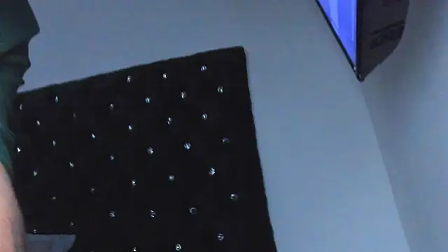 Snapshot of Ian_Castillo_ chatting on October 4, 2025, 11:12 am Ian Castillo online show from October 4, 2025, 11:12 am