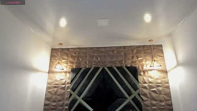 Ian Castillo  online show from February 9, 2026, 11:19 am