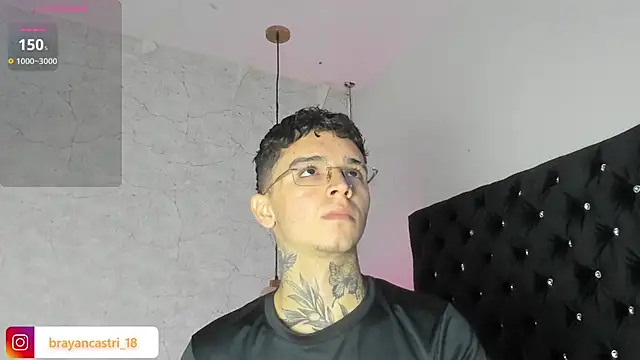 Snapshot of Ian_Castillo_ chatting on October 20, 2025, 11:11 am Ian Castillo online show from October 20, 2025, 11:11 am