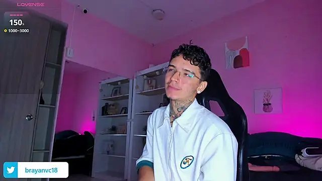 Snapshot of Ian_Castillo_ chatting on October 8, 2025, 11:12 am Ian Castillo online show from October 8, 2025, 11:12 am