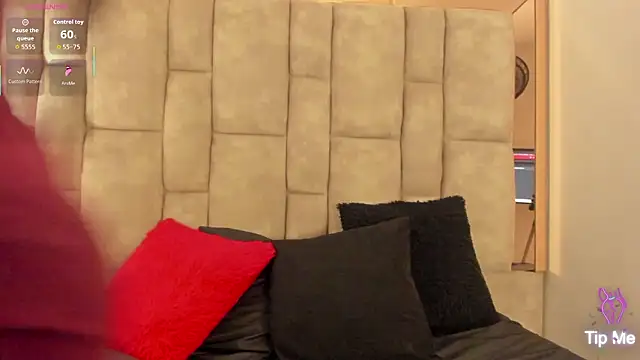 Oliviaa Evans online show from February 14, 2026, 2:45 am