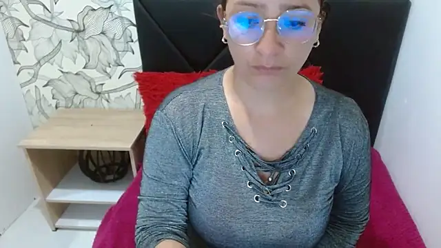 sarax ximena online show from December 23, 2025, 5:40 am