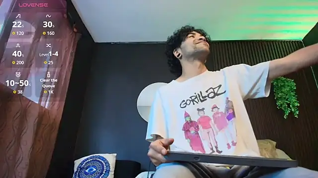 Snapshot of Aaron_Jassell1 chatting on September 15, 2025, 2:06 pm Aaron Jassell1 online show from September 15, 2025, 2:06 pm