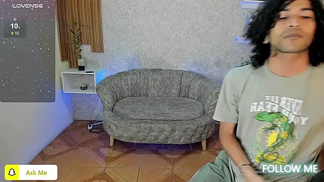 Snapshot of Aaron_Jassell1 chatting on February 28, 2025, 1:37 am Aaron Jassell1 online show from February 28, 2025, 1:37 am