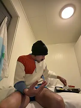 wolfwhite95 online show from March 3, 2026, 12:17 am