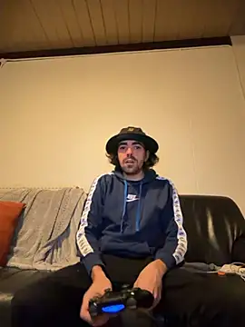 wolfwhite95 online show from November 2, 2025, 3:00 am