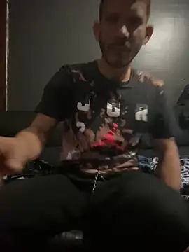 Snapshot of Chico_Bellaco chatting on April 1, 2026, 10:28 pm Chico Bellaco online show from April 1, 2026, 10:28 pm