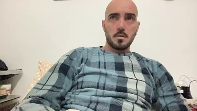 alessandromori91 online show from January 14, 2026, 9:07 pm