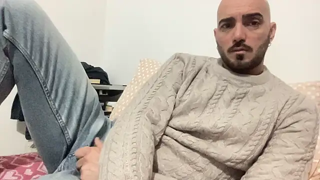 alessandromori91 online show from January 13, 2026, 8:46 pm