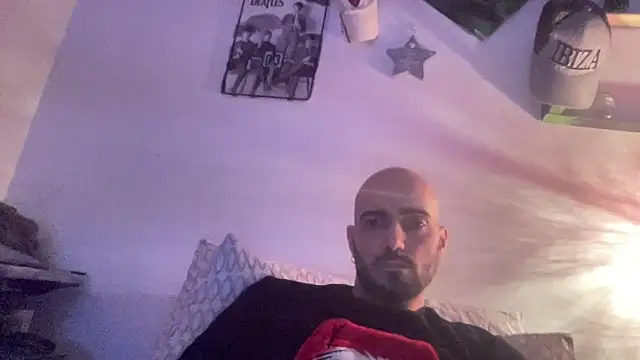 alessandromori91 online show from February 19, 2026, 10:18 pm