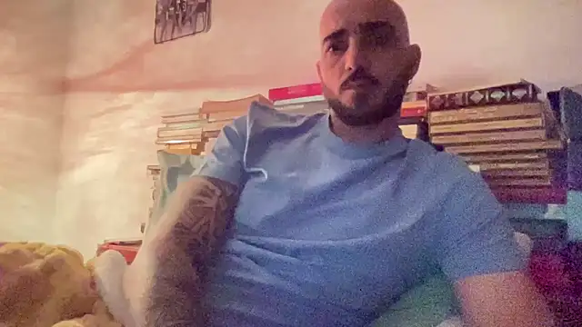 alessandromori91 online show from May 6, 2026, 8:13 pm