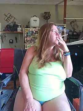 Snapshot of MsShelby40 chatting on June 23, 2026, 8:29 pm MsShelby40 online show from June 23, 2026, 8:29 pm
