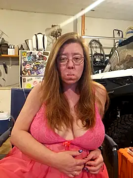 Snapshot of MsShelby40 chatting on November 15, 2025, 12:47 am MsShelby40 online show from November 15, 2025, 12:47 am