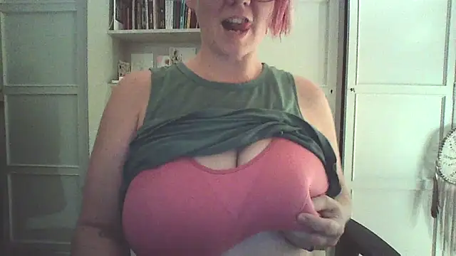 Big-Tits-McGee online show from September 8, 2025, 9:03 pm
