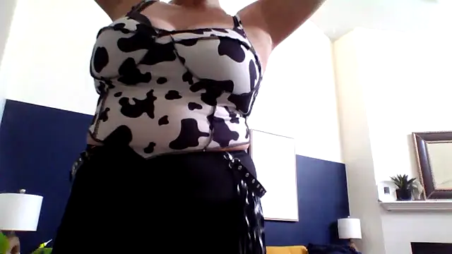 Snapshot of Big-Tits-McGee chatting on June 21, 2026, 7:41 pm Big-Tits-McGee online show from June 21, 2026, 7:41 pm