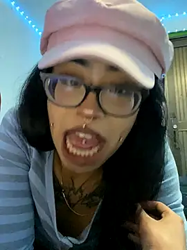 Violetta Suky online show from October 29, 2025, 12:53 am