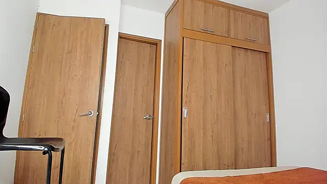 smit hot sr online show from November 25, 2025, 1:28 am