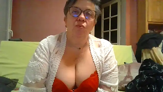 Vandeae44 online show from February 18, 2026, 8:49 pm