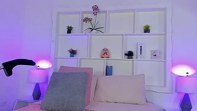 Jenifer Diaz online show from April 17, 2026, 12:41 pm