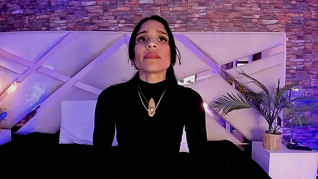 sophie pariss online show from December 21, 2025, 2:13 am