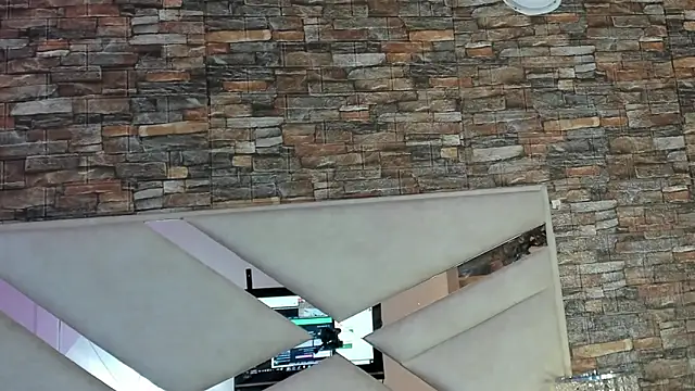 sophie pariss online show from November 30, 2025, 4:02 am