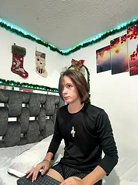 Alex and Fabian online show from December 22, 2025, 3:39 am