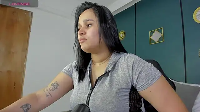 lia sexx19 online show from April 20, 2026, 12:19 pm