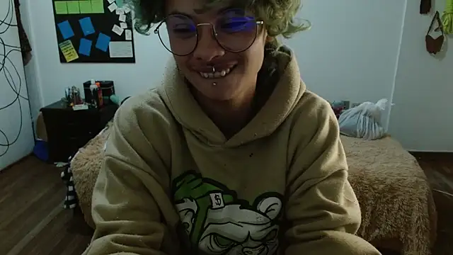 Snapshot of fenixmfx19 chatting on January 31, 2025, 4:25 am fenixmfx19 online show from January 31, 2025, 4:25 am