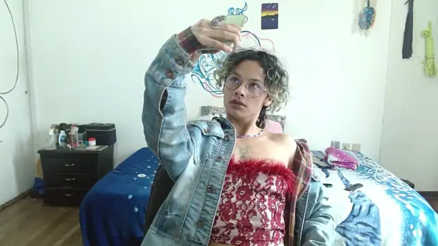 Snapshot of fenixmfx19 chatting on March 3, 2025, 7:07 pm fenixmfx19 online show from March 3, 2025, 7:07 pm