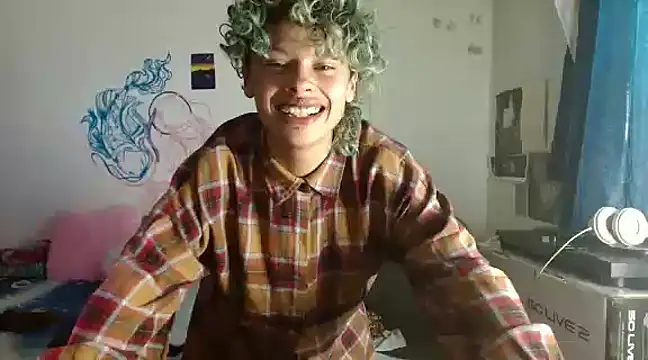 Snapshot of fenixmfx19 chatting on December 25, 2024, 9:22 pm fenixmfx19 online show from December 25, 2024, 9:22 pm