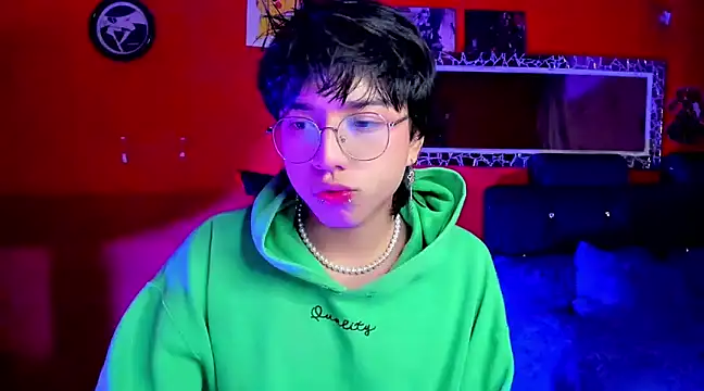 Snapshot of AnggelONfiree chatting on February 15, 2025, 6:44 am AnggelONfiree online show from February 15, 2025, 6:44 am