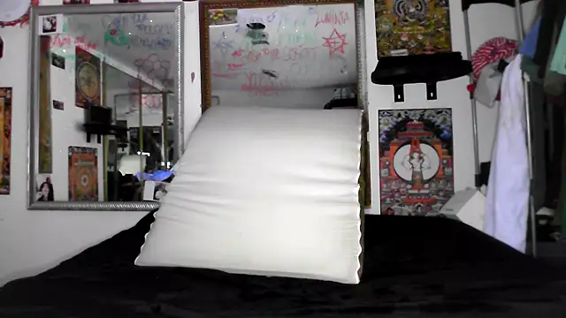 Azazelihornyasf online show from April 17, 2026, 8:50 am