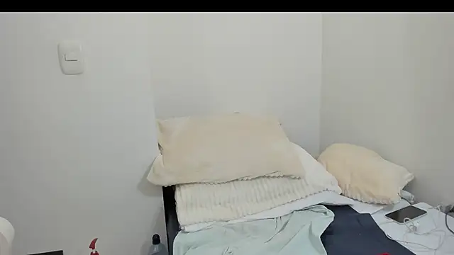 Snapshot of Bellaisa chatting on December 5, 2025, 3:21 pm Bellaisa online show from December 5, 2025, 3:21 pm