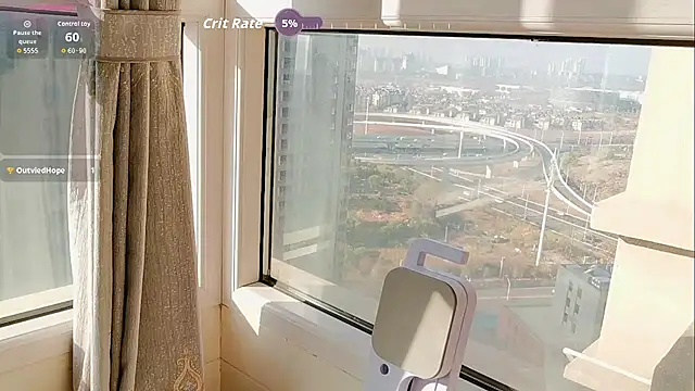 luoxuwen online show from December 1, 2025, 12:44 am