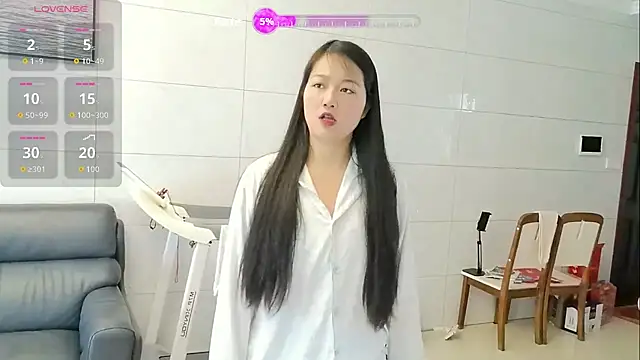 luoxuwen online show from March 20, 2026, 1:28 am