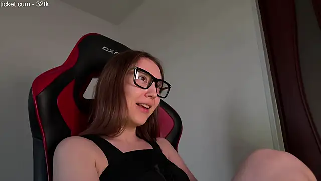 oypo online show from October 20, 2025, 2:06 pm