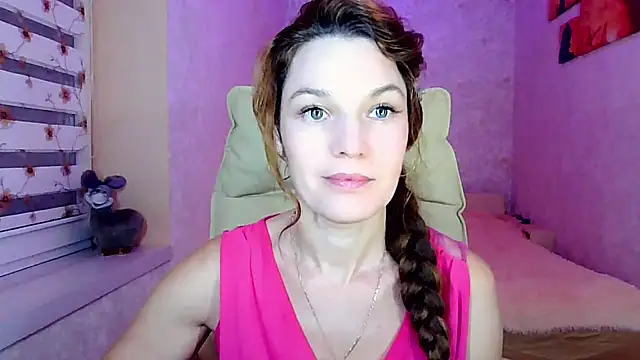 impossibleluna online show from September 30, 2025, 6:47 pm