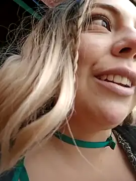 madelaine- online show from November 16, 2025, 9:08 pm