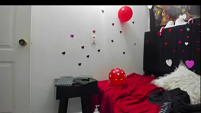 Evaaross 2345 online show from February 13, 2026, 1:11 pm