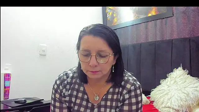 Evaaross 2345 online show from February 7, 2026, 2:14 pm