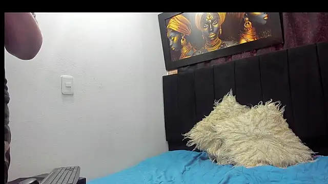 Snapshot of Evaaross_2345 chatting on October 26, 2025, 1:11 pm Evaaross 2345 online show from October 26, 2025, 1:11 pm