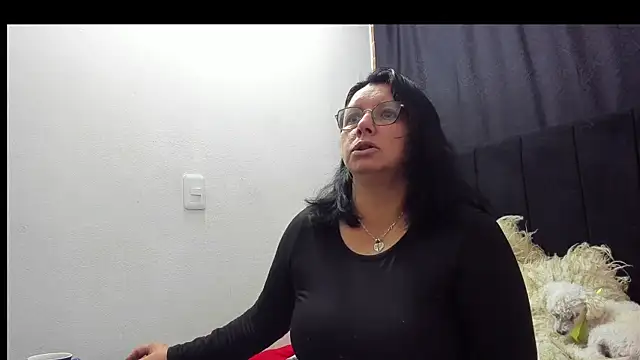 Snapshot of Evaaross_2345 chatting on November 28, 2025, 11:32 am Evaaross 2345 online show from November 28, 2025, 11:32 am